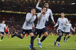 Uruguay jugó poco pero en un final frenético igualó y casi lo gana