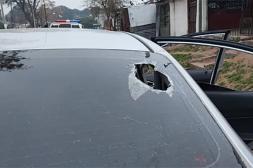 Apedreó un móvil policial  y terminó tras las rejas