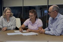 Salto Grande y el Rotary Salto Noroeste renuevan alianza para fomentar la educación mediante programa de becas