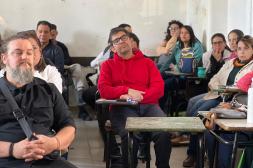 Profesores analizaron situaciones de violencia en los liceos en asamblea abierta junto a padres y directores de Secundaria