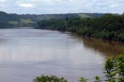 Salto Grande estabiliza nivel  del embalse y mantiene al río  Uruguay en “calma absoluta”