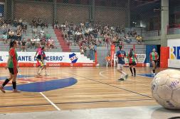 El domingo arrancan los play offs por las definiciones del futsal femenino