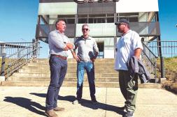 El intendente Albisu visitó instalaciones de la Central Hortícola del Norte   