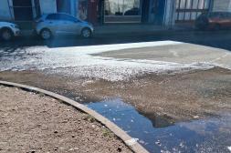 Látidos: Agua con mal olor. Mucho trabajo para UTE y más...