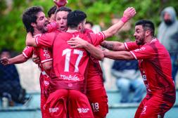 Debut auspicioso del campeón de OFI: Universitario lo ganó cuando aceleró