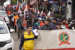 Trabajadores exigieron presupuesto educativo y rechazaron precarización laboral del gobierno local en jornada de paro 
