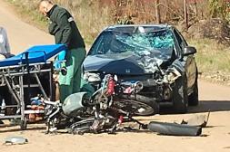 Motociclista quedó politraumatizado tras chocar de frente contra un auto