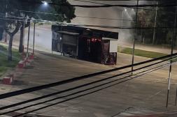 Pérdidas totales tras un voraz  incendio en carrito de comidas 