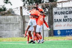 Salto FC busca en la capital una nueva victoria para pelear con los de arriba