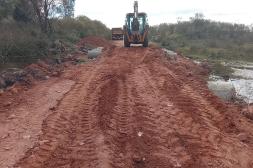 Pronósticos de lluvias intensas obligan a ajustar el plan de recuperación de caminos rurales que profundizan deterioro