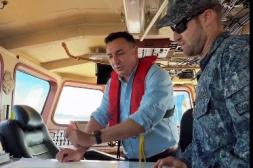 El Intendente Albisu visitó el buque que realiza vigilancia fluvial en río Uruguay