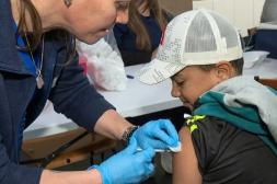 Se vacuna contra el meningococo a niños y adolescentes de 9 a 15 años