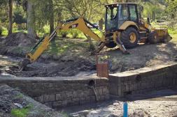 Continúan los trabajos de limpieza  del arroyo Sauzal en Parque Solari