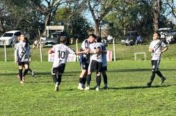 Ferro defiende la punta frente a Parque Solari
