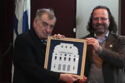 Entregan título de Doctor Honoris  Causa a Gustavo Barbosa-Cánovas