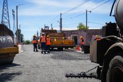 Equipo de Bitumen realizó  trabajos en calle Ramón Rivas,  en el barrio Dickinson